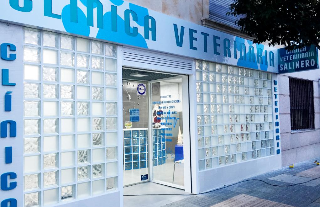 CL�NICA VETERINARIA SALINERO
