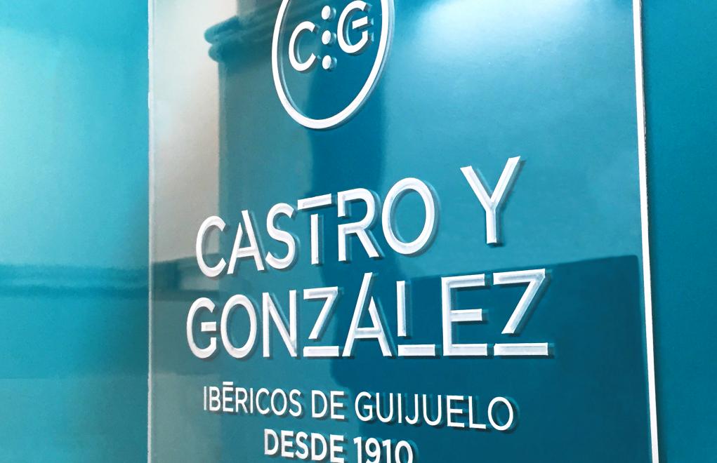 CASTRO Y GONZ�LEZ